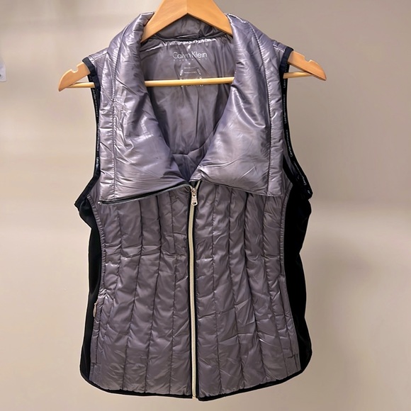 NWOT Calvin Klein Performance Puffer Vest - Picture 2 of 14